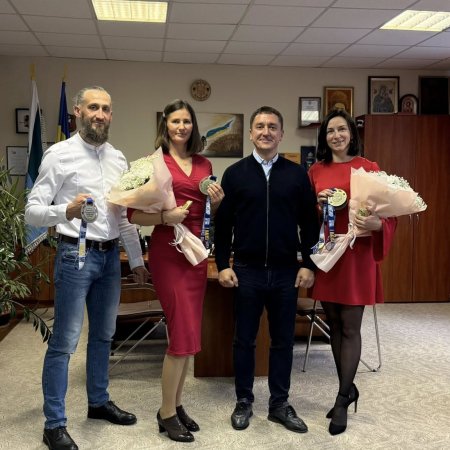 Сила. Витримка. Перемога. Сила. Витримка. Перемога.