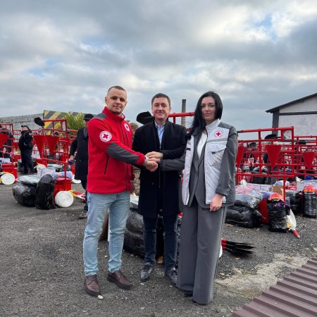 Сарненська громада отримала 5 пожежно-рятувальних комплектів Сарненська громада отримала 5 пожежно-рятувальних комплектів