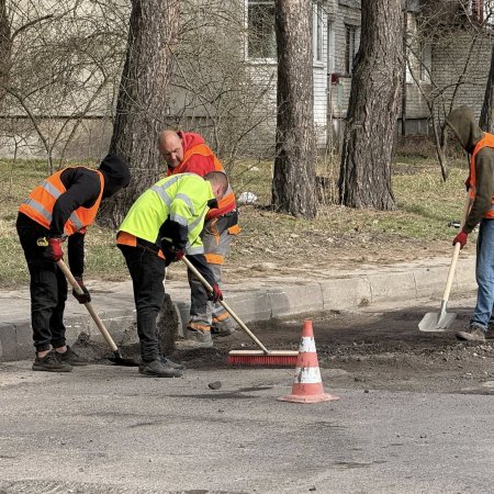 Розпочато роботи із застосуванням гарячих асфальтобетонних сумішей