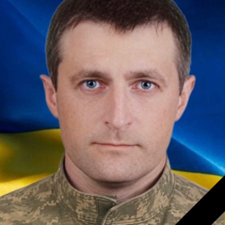 Сарненська громада з глибоким сумом повідомляє про смерть військовослужбовця Андрія Захаровича Савчука.