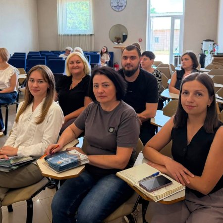 Фахова підтримка - поруч: у Сарненській громаді відбулася зустріч із ветеранами та родинами Захисників